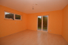 DIETZ: 3 Zimmer Terrassenwohnung mit Grünfläche in ruhiger Dieburger Wohnlage an einem Wendehammer! - Schlafzimmer 1 von 2