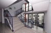 DIETZ: 75m² Büro mit Balkon, Einbauküche optionale PKW-Stellplätze - Treppenhaus
