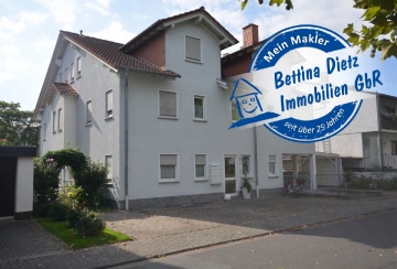 DIETZ: Modernisierte 2-Zimmer-Wohnung mit Einbauküche – Balkon – Garage – Nahe Campus!, 64807 Dieburg, Dachgeschosswohnung