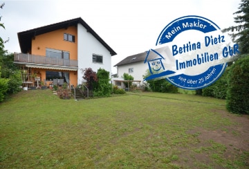 DIETZ: Großes 1-2 Familienhaus mit Doppelgarage und großem Garten!, 64832 Babenhausen, Einfamilienhaus