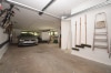 DIETZ: Gehobenes Zweifamilienhaus mit TOP-angelegtem Garten + Garage für 3 PKW - Garage mit Platz für 3 PKW