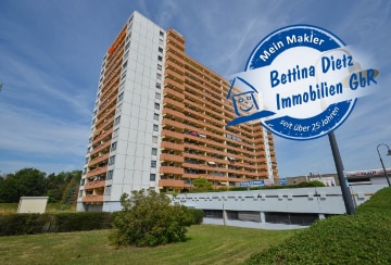 DIETZ: 4-Zimmer-Wohnung mit Schwimmbad, Sauna, T-Garage, EBK uvm.!, 63128 Dietzenbach, Etagenwohnung