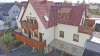 DIETZ: Sehr gepflegtes Einfamilienhaus im Landhausstil mit 3 Balkonen, 2 Garagen und Terrasse! - Luftbild