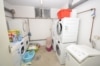 DIETZ: Gemütliche 2-Zimmer Dachgeschosswohnung mit viel Stauraum und Einbauküche in Schaafheim! - Waschküche