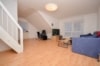 DIETZ: Gemütliche 2-Zimmer Dachgeschosswohnung mit viel Stauraum und Einbauküche in Schaafheim! - Offener Wohn- und Essbereich