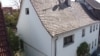 DIETZ: Sanierungsbedürftiges 1-2-Familienhaus mit KLASSE-Nebengebäude mitten in der Babenhäuser Altstadt! - Wohnhaus mit Bieberschwanzdacheindeckung