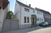 DIETZ: Sanierungsbedürftiges 1-2-Familienhaus mit KLASSE-Nebengebäude mitten in der Babenhäuser Altstadt! - Wohnhaus mit schmaler Einfahrt