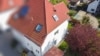 DIETZ: Doppelhaushälfte für die größere Familie im einzugsbereiten top gepflegten Zustand! Garten, Terrasse und 2 PKW-Stellplätze - Luftbild Dach