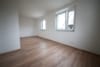 DIETZ: 3 Zimmer NEUBAU-Wohnung in zentraler und ruhiger Lage von Großostheim! - Schlafzimmer 1 von 2