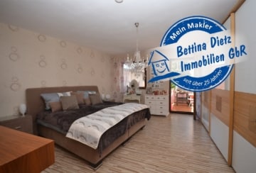 DIETZ: GEPFLEGTE 3-Zimmer-Wohnung mit NEUEM BAD, Fußbodenheizung, Holzofen und Einbauküche!, 64807 Dieburg, Etagenwohnung