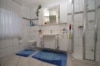 DIETZ: 3-Zimmer-Erdgeschosswohnung mit Terrasse im gepflegten Mehrfamilienhaus! - Tageslichtbad mit Wanne+Dusche