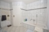 DIETZ: 3-Zimmer-Erdgeschosswohnung mit Terrasse im gepflegten Mehrfamilienhaus! - Badewanne