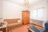 DIETZ: Gepflegtes Zweifamilienhaus in Rodgau - Weiskirchen zu verkaufen! - Schlafzimmer 2 von 2 EG