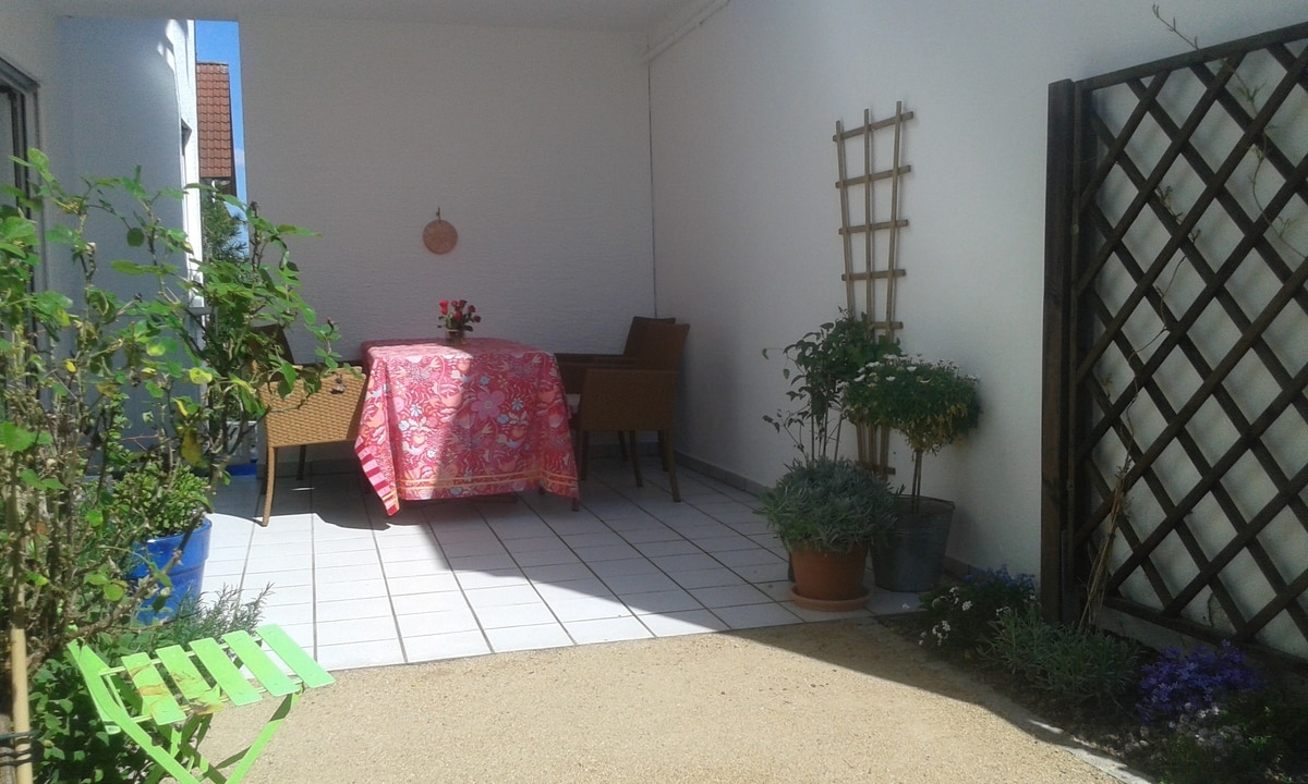 überdachte Terrasse
