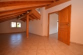 Schlafzimmer 2 von 3 - DIETZ: Großzügiges Einfamilienhaus in Schaafheim OT Radheim! 4 Freisitze und große Garage! Ab 15.11.