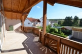 Große Loggia - DIETZ: Großzügiges Einfamilienhaus in Schaafheim OT Radheim! 4 Freisitze und große Garage! Ab 15.11.