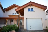 Außenansicht - DIETZ: Großzügiges Einfamilienhaus in Schaafheim OT Radheim! 4 Freisitze und große Garage! Ab 15.11.