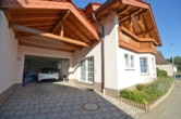 Außenansicht - DIETZ: Großzügiges Einfamilienhaus in Schaafheim OT Radheim! 4 Freisitze und große Garage! Ab 15.11.