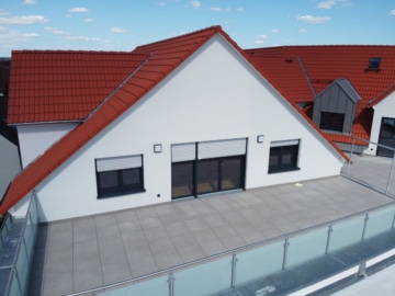 DIETZ: HAUS PAULA! Penthauscharakter mit 50qm Dachterrasse ! Wärmepumpe, Tiefgarage, opt Einbauküche - Wohnung 14 (652061)