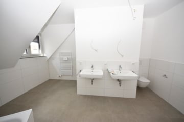 DIETZ: HAUS PAULA! Penthauscharakter mit 50qm Dachterrasse ! Wärmepumpe, Tiefgarage, opt Einbauküche - Wanne+Dusche (652071)