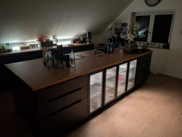 DIETZ: 4-Zimmer-Wohnung mit Penthauscharakter und neuer Einbauküche, Tiefgarage im Energiesparhaus! - Einbauküche inklusive (658665)