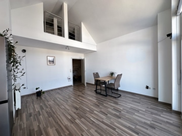 DIETZ: Lichtdurchflutete 4,5 Zimmer-Maisonette große Dachloggia – Galerie – Garage – Stellplatz - Wohn und Essbereich (663613)