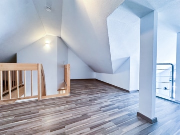 DIETZ: Lichtdurchflutete 4,5 Zimmer-Maisonette große Dachloggia – Galerie – Garage – Stellplatz - Galerie (663628)