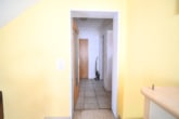 Eingang Wohnung OG - DIETZ: Gut geschnittenes 2-Familienhaus mit Garten, Garage und Nebengebäude in Babenhausen Langstadt