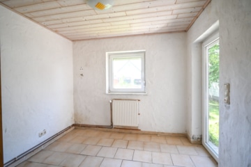 DIETZ: Gut geschnittenes 2-Familienhaus mit Garten, Garage und Nebengebäude in Babenhausen Langstadt - Arbeitszimmer EG (682522)