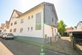Straßenansicht - DIETZ: Gut geschnittenes 2-Familienhaus mit Garten, Garage und Nebengebäude in Babenhausen Langstadt