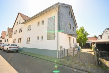 DIETZ: Gut geschnittenes 2-Familienhaus mit Garten, Garage und Nebengebäude in Babenhausen Langstadt - Straßenansicht (682579)