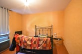 Schlafzimmer OG - DIETZ: Gut geschnittenes 2-Familienhaus mit Garten, Garage und Nebengebäude in Babenhausen Langstadt