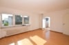 DIETZ: Renovierte 2-Zimmer-Wohnung mit Balkon, neuer Pelletsheizung in Babenhausen zu vermieten! - Wohnzimmer mit Balkonzugang