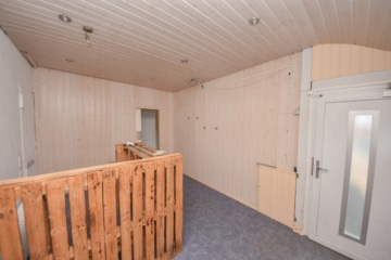 DIETZ: Ladengeschäft – Verkaufsfläche im Erdgeschoss von 197,50m² zentral gelegen in Sailauf - Büroräume (680790)