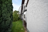 DIETZ: 3 Zimmerwohnung mit Einbauküche und 2 Balkonen in ruhiger Lage von Eppertshausen - Wohnungseingang