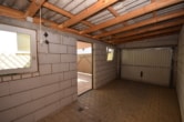 Garage - DIETZ: Einfamilienhaus mit Innenhof, kleinem Nebengebäude und Garage in Schaafheim – Radheim.