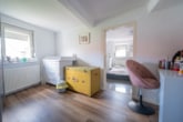 Durchgangszimmer/Flur OG - DIETZ: Einfamilienhaus mit Innenhof, kleinem Nebengebäude und Garage in Schaafheim – Radheim.