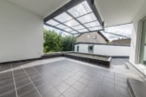 DIETZ: Provisionsfreier sanierter Bungalow! Wärmepumpe - PV - Batterie - Ladesäule - Garage - Garten - überdachte Terrasse