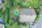Draufsicht - 2 Familienhaus mit Garten, Pool, Keller und Garage – DG vermietet – in Reinheim!