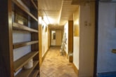 Flur KG - 2 Familienhaus mit Garten, Pool, Keller und Garage – DG vermietet – in Reinheim!