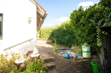 2 Familienhaus mit Garten, Pool, Keller und Garage – DG vermietet – in Reinheim! - Terrasse (642191)