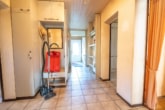 Flur EG - 2 Familienhaus mit Garten, Pool, Keller und Garage – DG vermietet – in Reinheim!