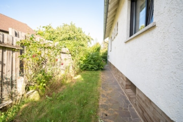2 Familienhaus mit Garten, Pool, Keller und Garage – DG vermietet – in Reinheim! - Außenbereich (642193)
