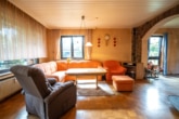 Offener Wohn- und Essbereich EG - 2 Familienhaus mit Garten, Pool, Keller und Garage – DG vermietet – in Reinheim!