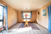Offener Wohn- und Essbereich EG - 2 Familienhaus mit Garten, Pool, Keller und Garage – DG vermietet – in Reinheim!