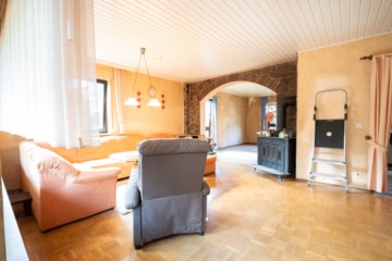 2 Familienhaus mit Garten, Pool, Keller und Garage – DG vermietet – in Reinheim! - Offener Wohn- und Essbereich EG (642157)