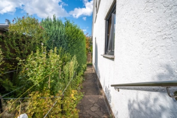 2 Familienhaus mit Garten, Pool, Keller und Garage – DG vermietet – in Reinheim! - Außenbereich (642192)