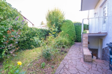 2 Familienhaus mit Garten, Pool, Keller und Garage – DG vermietet – in Reinheim! - Außenbereich (642188)