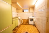 Waschküche KG - 2 Familienhaus mit Garten, Pool, Keller und Garage – DG vermietet – in Reinheim!