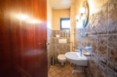 Gäste WC EG - 2 Familienhaus mit Garten, Pool, Keller und Garage – DG vermietet – in Reinheim!